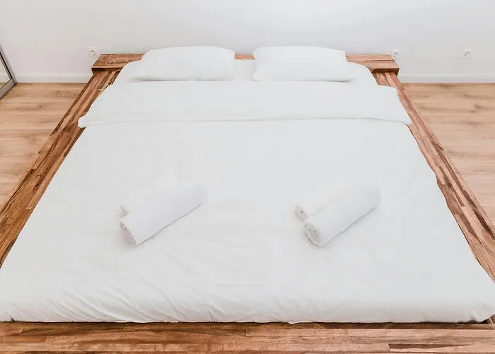 N&b Апартаменты *